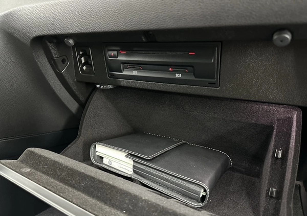 Volkswagen Passat cena 83500 przebieg: 126000, rok produkcji 2018 z Jasień małe 781